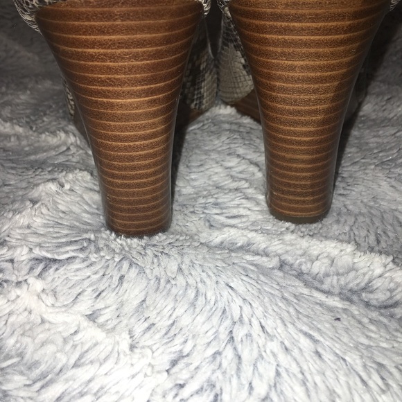 Calvin Klein Python Wedge - Picture 5 of 8